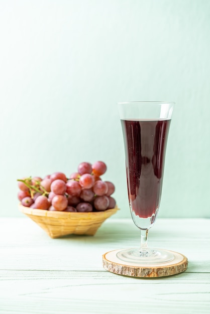 Fresh grape juice