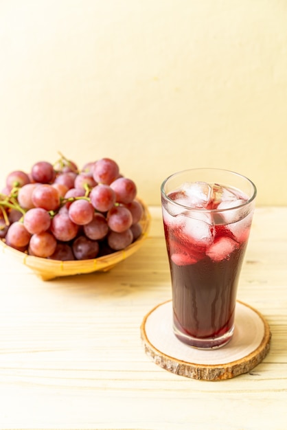 fresh grape juice