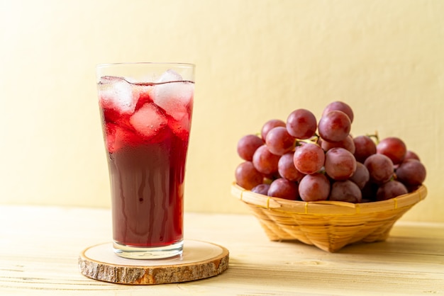 fresh grape juice