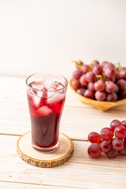 fresh grape juice