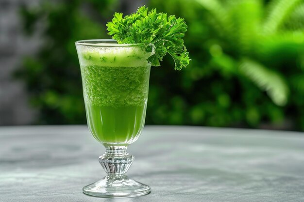 Photo fresh green parsley juice in elegant glass