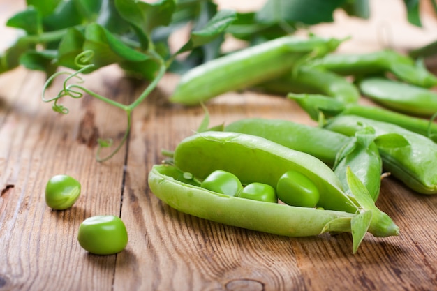 Fresh green peas 