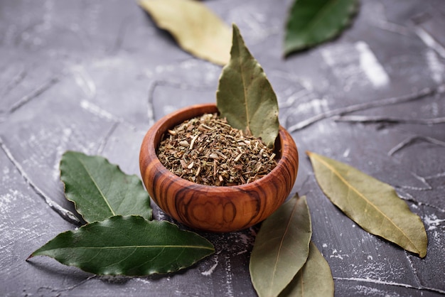 Fresh, ground and dried bay leaf