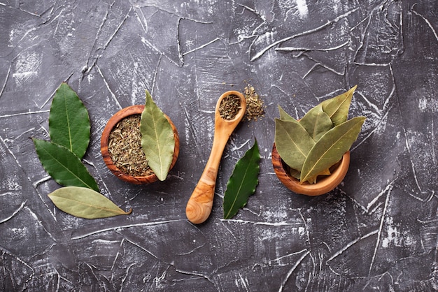 Fresh, ground and dried bay leaf