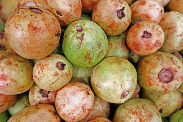 Foto frutti di guava freschi in vista dall'alto come sfondo