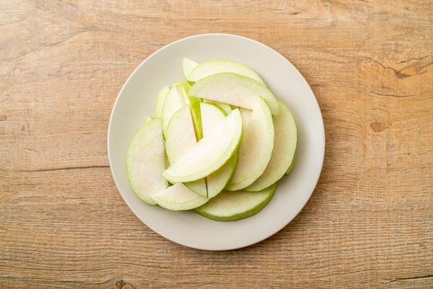 fresh guava fruits (tropical fruit) sliced