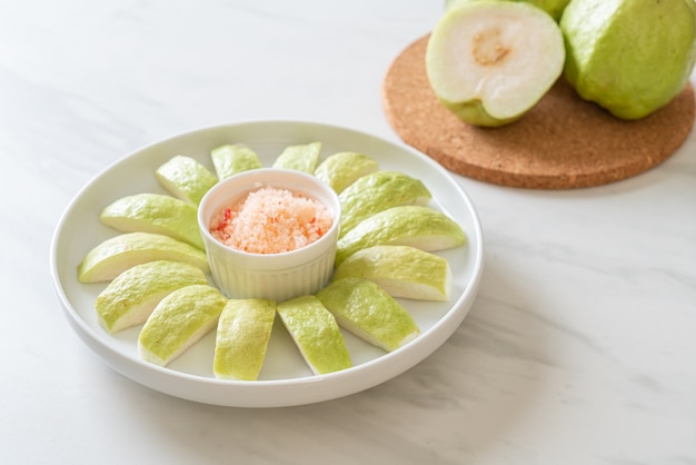 Fresh Guava Sliced with Chili and Salt Dipping