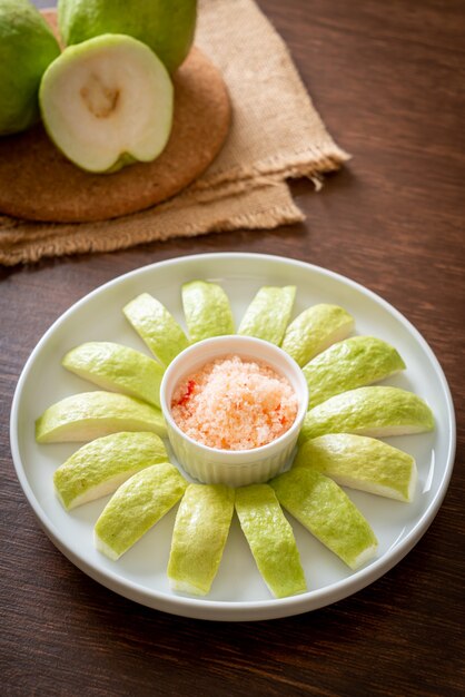 Fresh Guava Sliced with Chili and Salt Dipping