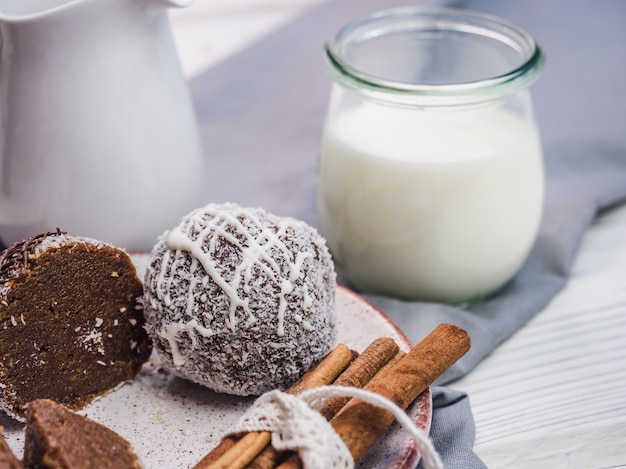 Dolci freschi fatti in casa. primo piano, vista laterale