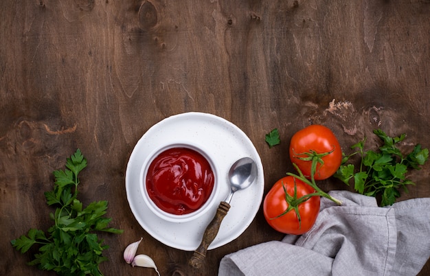 Fresh homemade tomato sauce with garlic