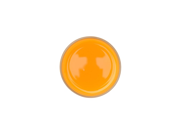 Свежий л апельсиновый сок на белом фоне с обтравочным контуром, вид сверху