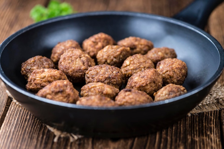 Photo fresh made meatballs