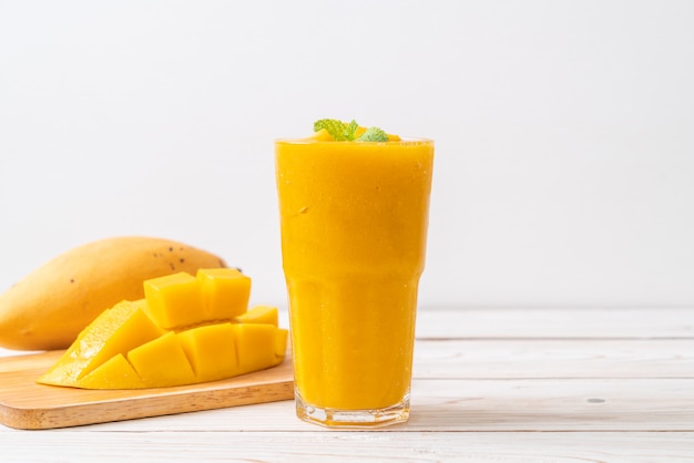 Photo fresh mango smoothies