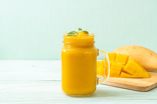 Photo fresh mango smoothies