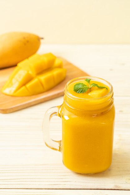 Foto frullati di mango freschi