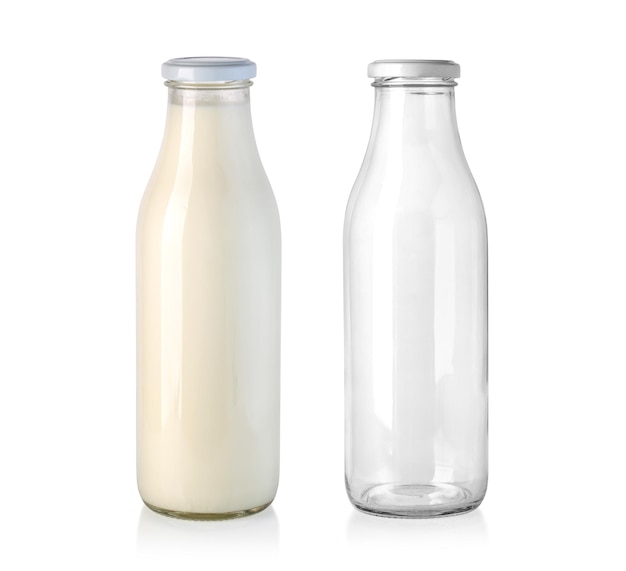 Photo fresh milk in a glass bottle