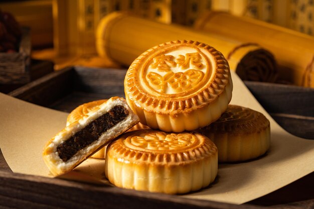 Mooncakes freschi in un'atmosfera festosa