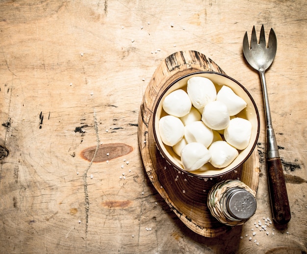 Fresh mozzarella in a bowl.