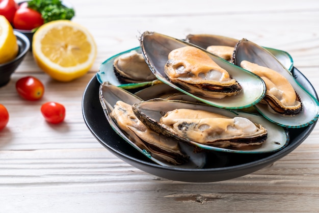 fresh mussel on bowl