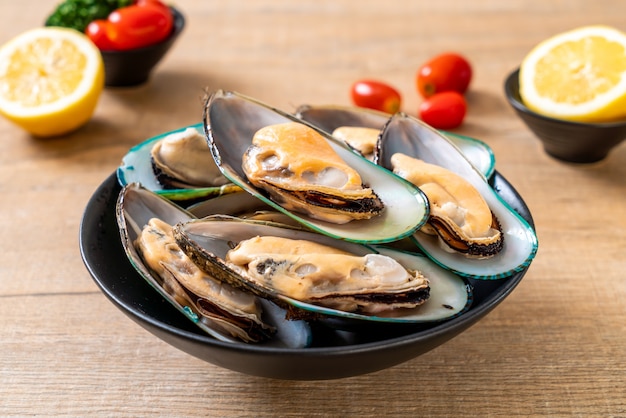 fresh mussel on bowl