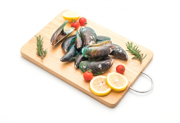 Photo fresh mussels isolated