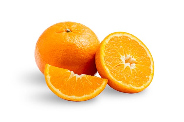 격리 된 흰 바탕에 신선한 천연 오렌지 과일