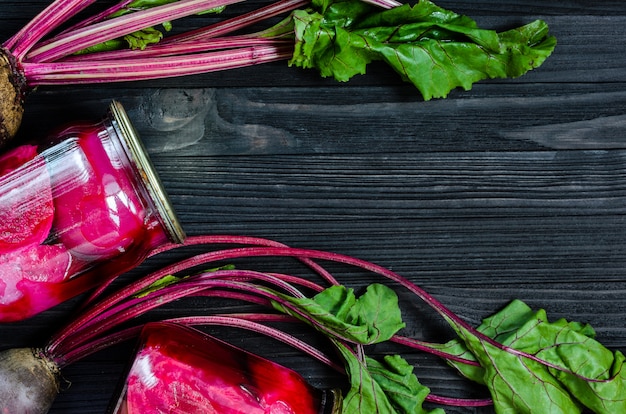 Photo fresh organic and canned beetroots