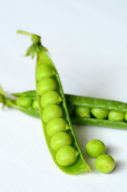 Photo fresh  organic green peas