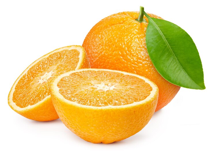 Photo fresh organic orange with leaves isolated on white background