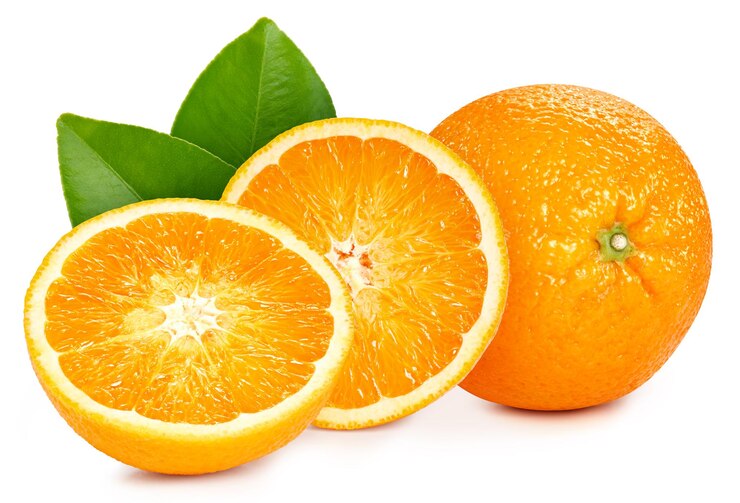 Photo fresh organic orange with leaves isolated on white background