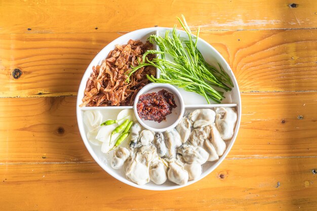 fresh oyster with vegetables