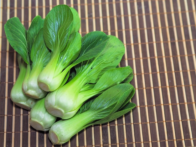 新鮮なパックチャイ野菜