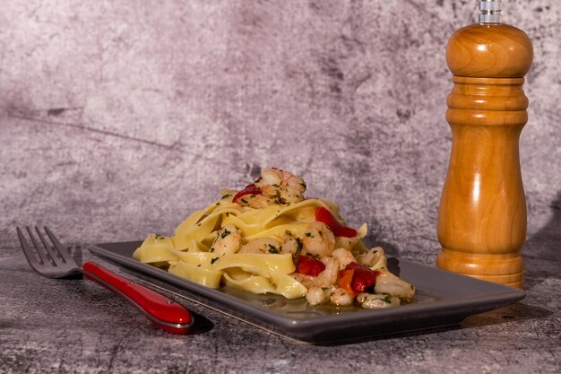 fresh pasta with prawns fettuccine