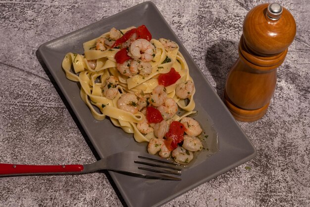 fresh pasta with prawns fettuccine