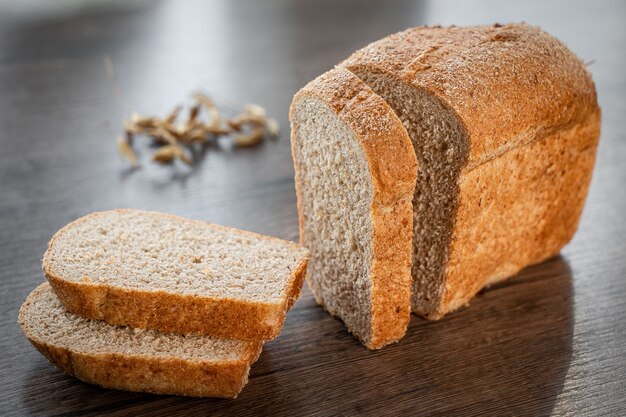 Pasticceria fresca panetteria sulla tavola di legno