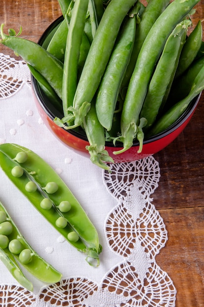 Fresh pea pods