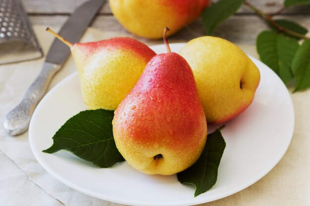 Fresh  pears