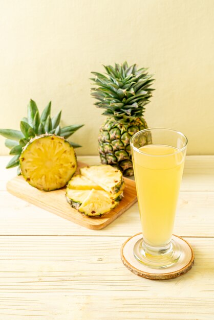 fresh pineapple juice