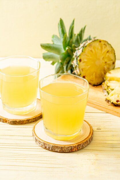 fresh pineapple juice