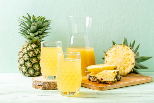 fresh pineapple juice