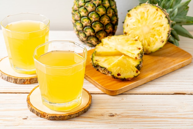 fresh pineapple juice