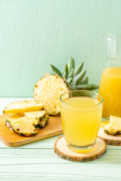 fresh pineapple juice