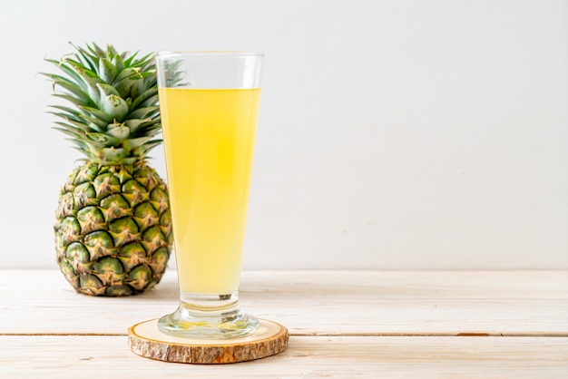 fresh pineapple juice