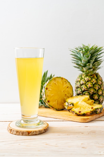 fresh pineapple juice