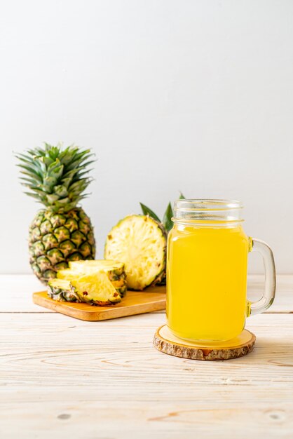 fresh pineapple juice