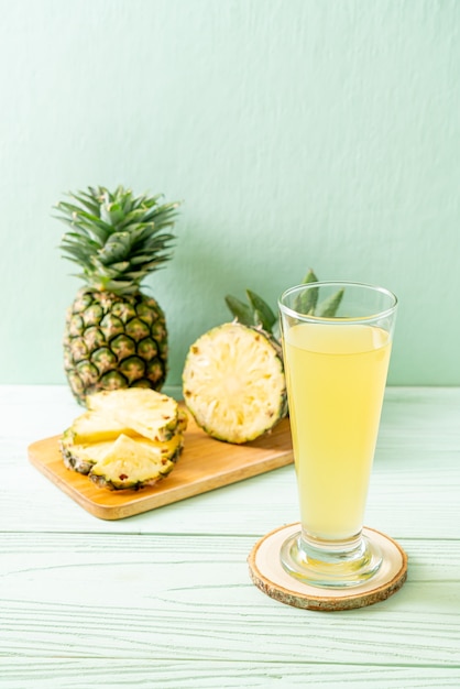 fresh pineapple juice