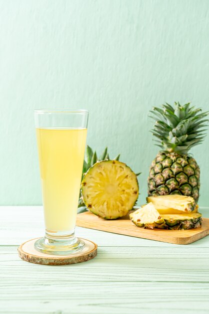 fresh pineapple juice