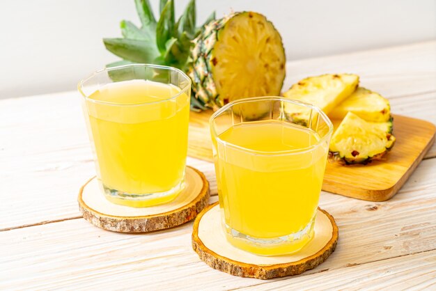 fresh pineapple juice