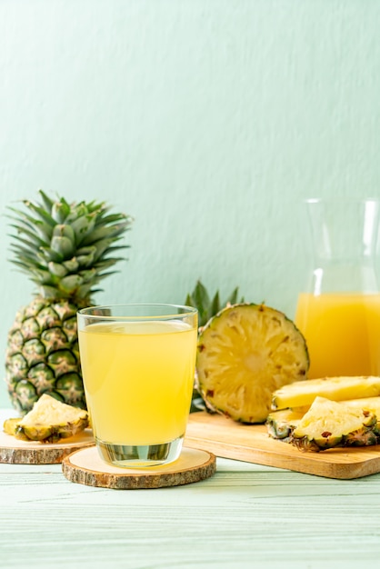 fresh pineapple juice