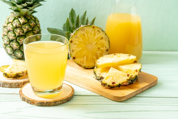 fresh pineapple juice